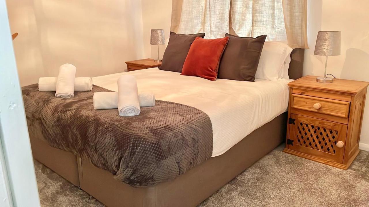 Large Ashford Home Just Off M20 With Parking, Sleeps 7 Zewnętrze zdjęcie