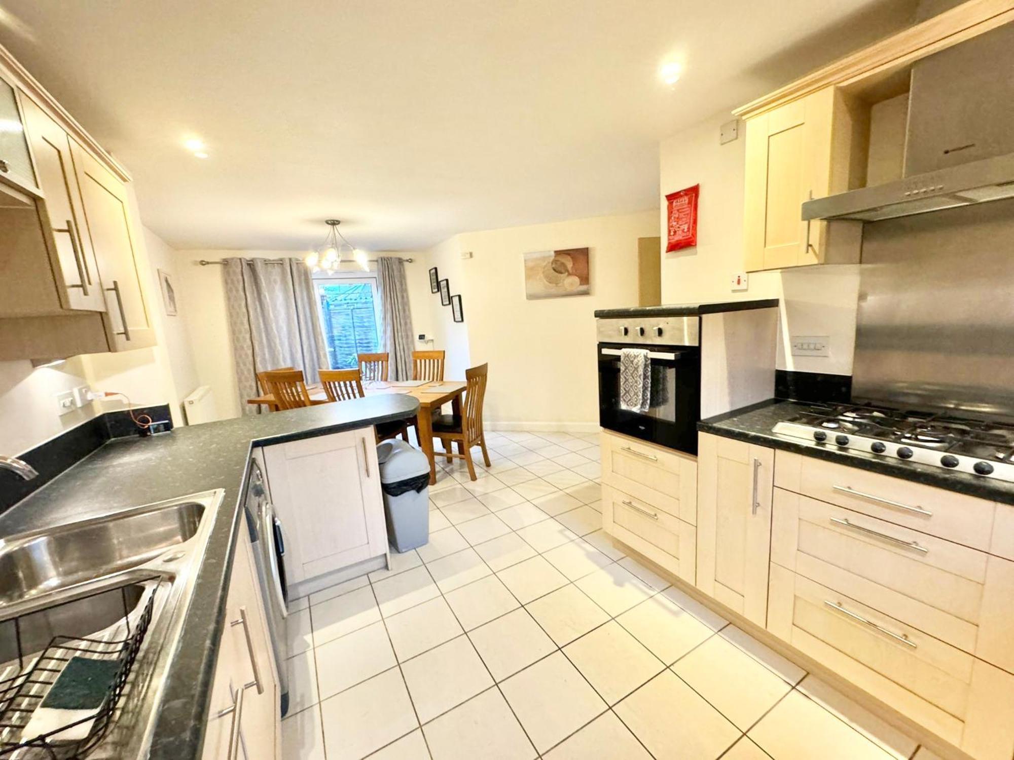 Large Ashford Home Just Off M20 With Parking, Sleeps 7 Zewnętrze zdjęcie